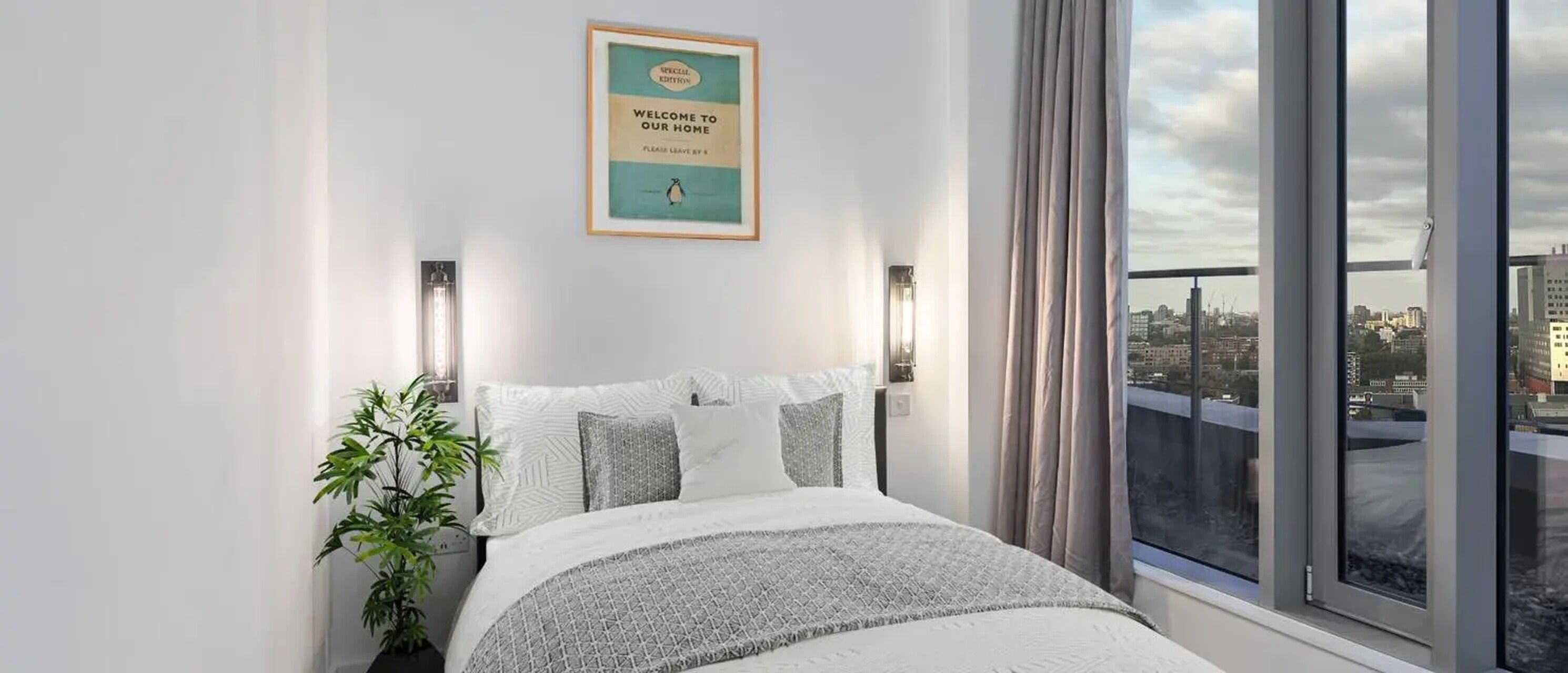 Studio, 1 Large Twin Bed, Non Smoking | Blackout drapes, iron/ironing board, free WiFi, bed sheets