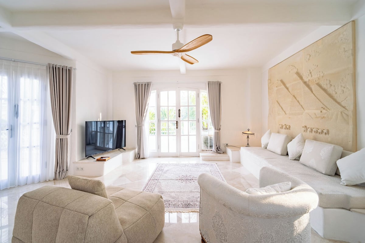 Premium Studio Suite | 1 bedroom, minibar, in-room safe, individually decorated