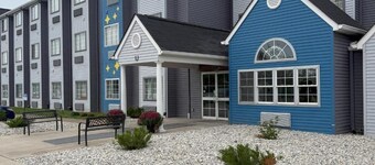 BlissPoint Inn & Suites, Northwood