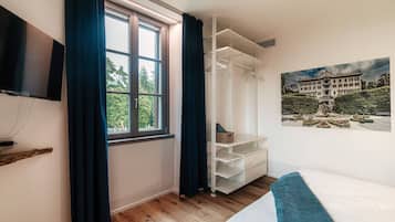 4 Schlafzimmer, hochwertige Bettwaren, Daunenbettdecken