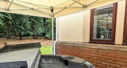 Spacious home 4 large families, contractors welcome
