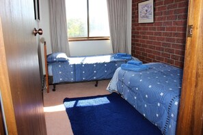 2 bedrooms - Commodore 2, 2-18 Basham Pde, Port Elliot (Port Elliot)