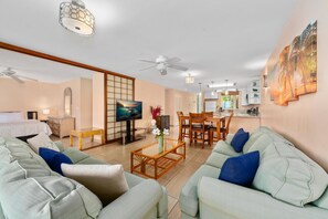 Condo, 2 Bedrooms | Living area