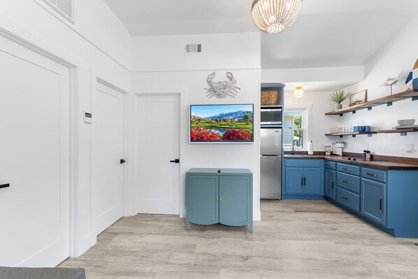 Microwave, coffee/tea maker