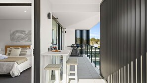 Outdoor dining - Allura Escapes by Experience Jervis Bay (Huskisson)