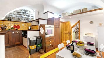 Standard House, Multiple Bedrooms (Casa Veronica) | Dining