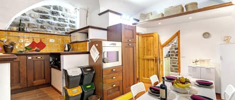 Maison Standard, plusieurs chambres (Casa Veronica) | Restauration