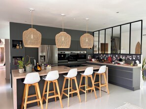 Fridge, microwave, oven, stovetop - Magnificent house on the Côte Bleue, 2 steps from the calanques! (Le Rove)