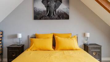 1 bedroom, travel crib, free WiFi, bed sheets