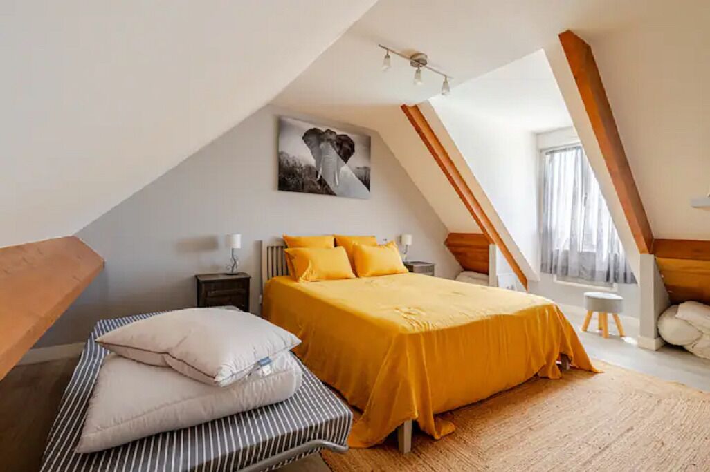 1 chambre, lit parapluie, Wi-Fi gratuit, draps fournis
