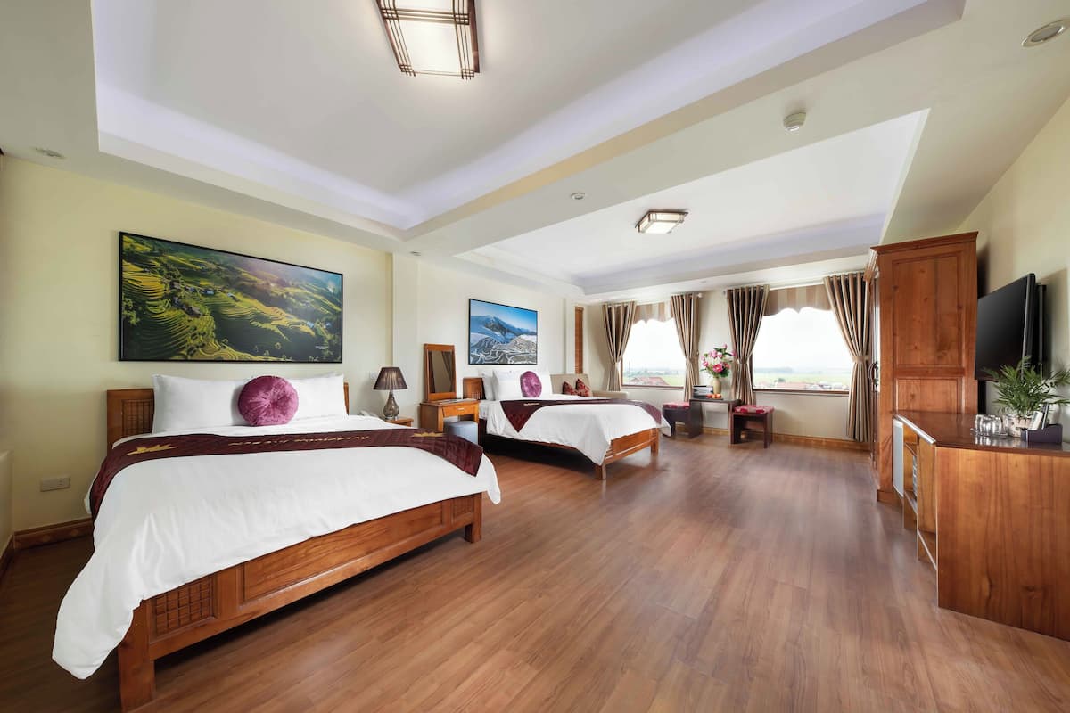 Deluxe Room, City View | In-room safe, blackout curtains, free WiFi