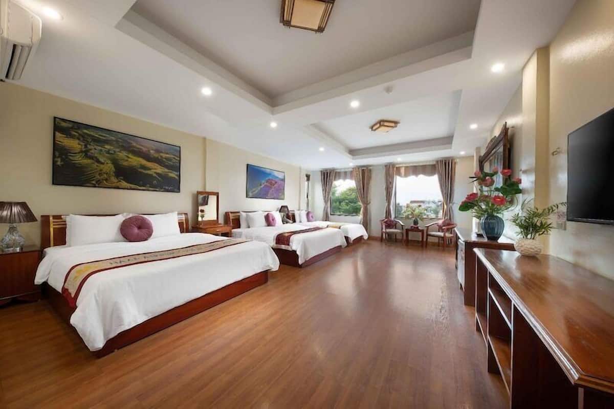 In-room safe, blackout curtains, free WiFi