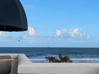 Oceanfront 2br/2b, in Port Canaveral, Heated Pool & Spa, Ocean Views