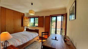 4 dormitorios, escritorio, tabla de planchar con plancha y wifi gratis