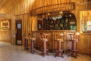 Bar (en la propiedad)
