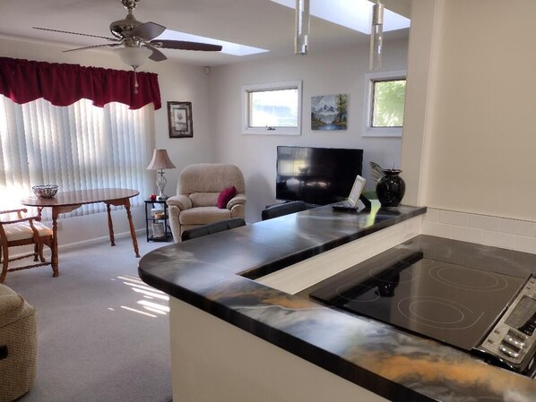 Interior - Charming suite in Marion IN, right next to Indiana Wesleyan University (Marion)