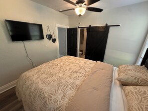 3 bedrooms, iron/ironing board, free WiFi, bed sheets