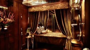 Blackout curtains, soundproofing, iron/ironing board, free WiFi