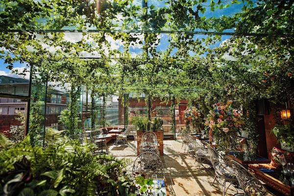 Dagelijks uitgebreid ontbijt (GBP 20 per persoon)