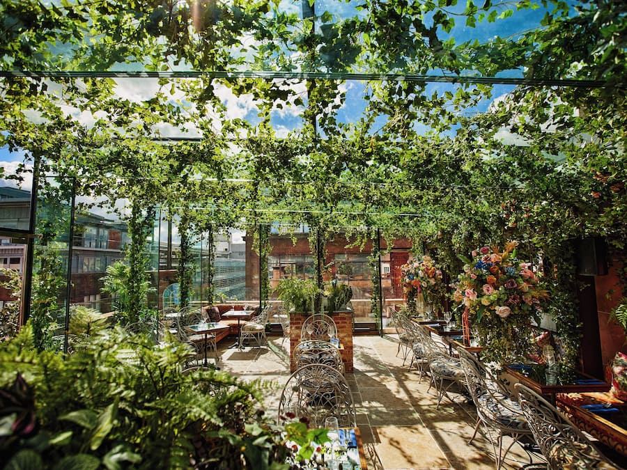 Desayuno completo (GBP 20 por persona)