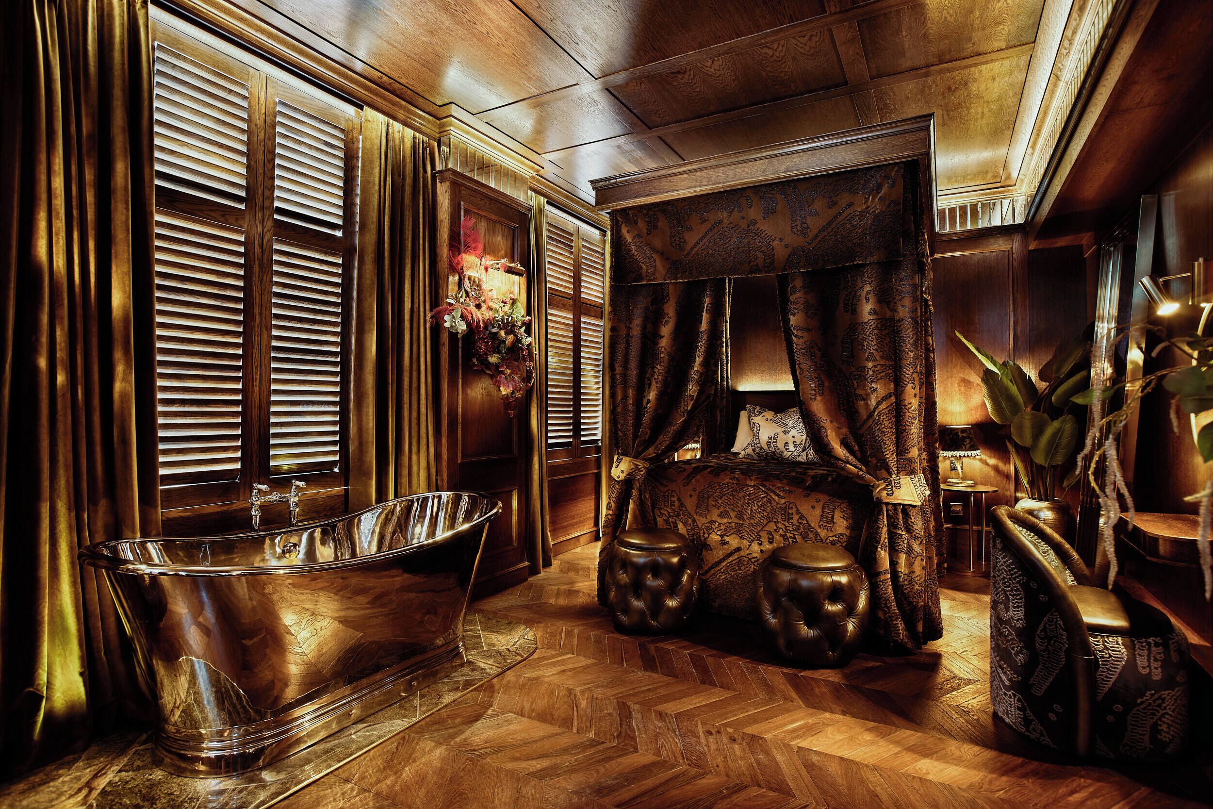 Presidential Suite | Blackout drapes, soundproofing, iron/ironing board, free WiFi