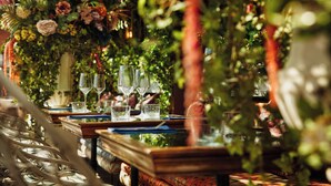Restaurant - House of Gods - Glasgow (Glasgow)