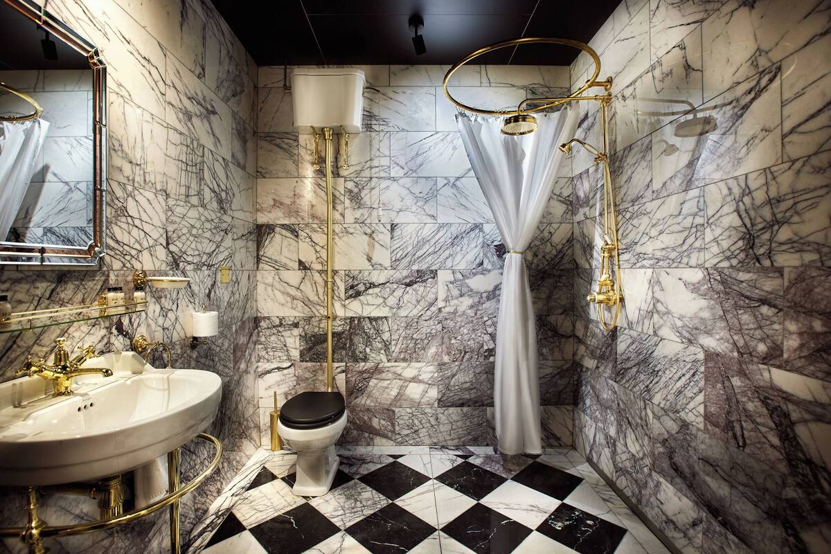 Luxury Suite | Bathroom