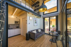 Interior - Open space on two floors in detached cottage in ancient medieval courtyard (Solarolo)