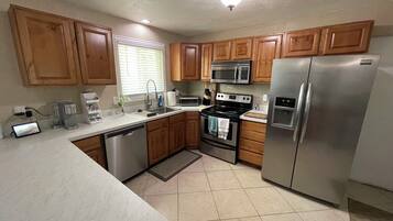 ميكروويف، فرن، موقد طهي مسطح، غسالة أطباق