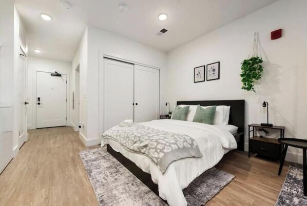 1 chambre, bureau, fer et planche à repasser, Wi-Fi