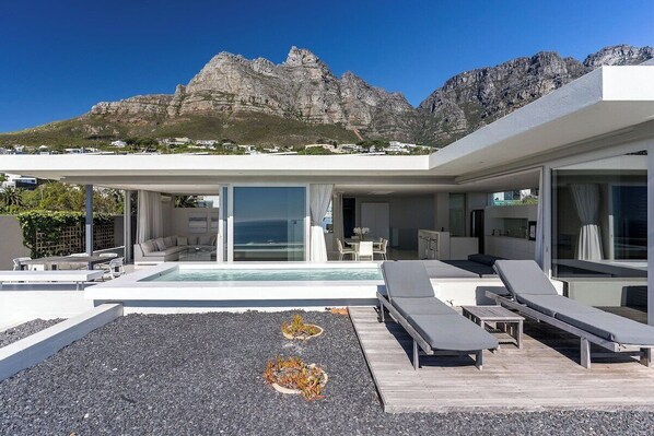 Property grounds - Aquatic Penthouse - Two Bedroom Apartment, Sleeps 4 (Cape Town)