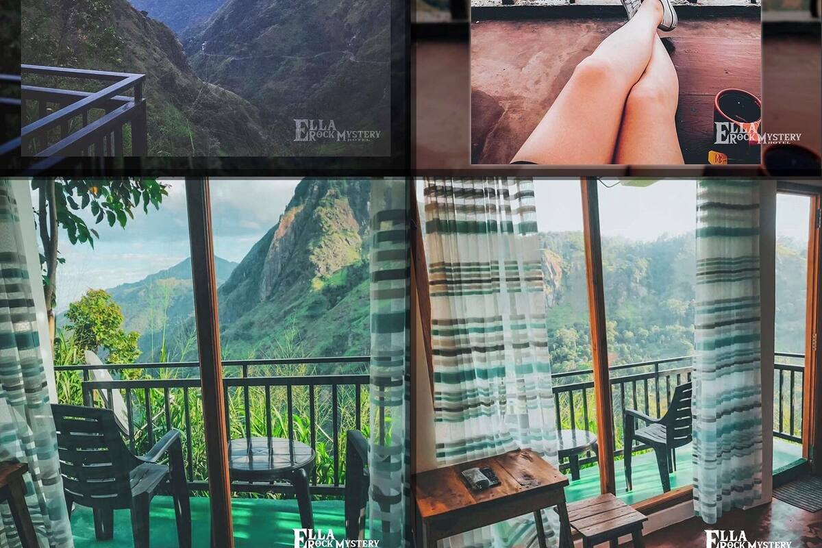 Un hotel con vistas panorámicas a la montaña, mobiliario exterior y una terraza de madera.