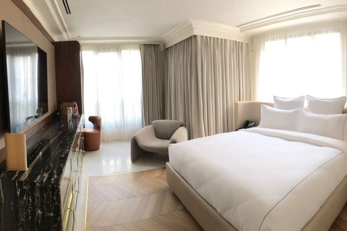 Chambre Deluxe, non-fumeur, vue sur la ville | Literie hypoallergénique, minibar, coffre-fort, bureau