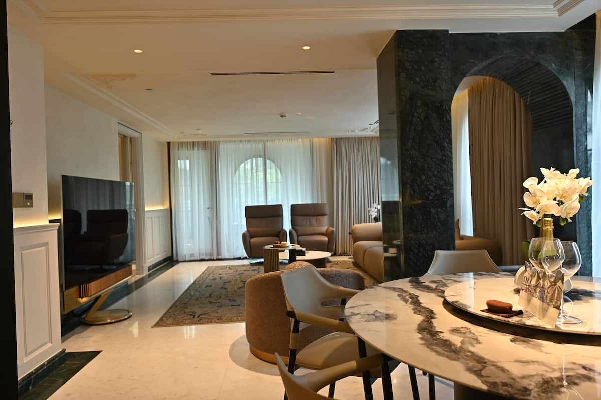 Chambre présidentielle, balcon, vue sur la montagne | Literie hypoallergénique, minibar, coffre-fort, bureau