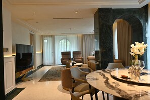 The Townhouse Presidential | Hypo-allergenic bedding, minibar, in-room safe, desk - The Townhouse (Islamabad)