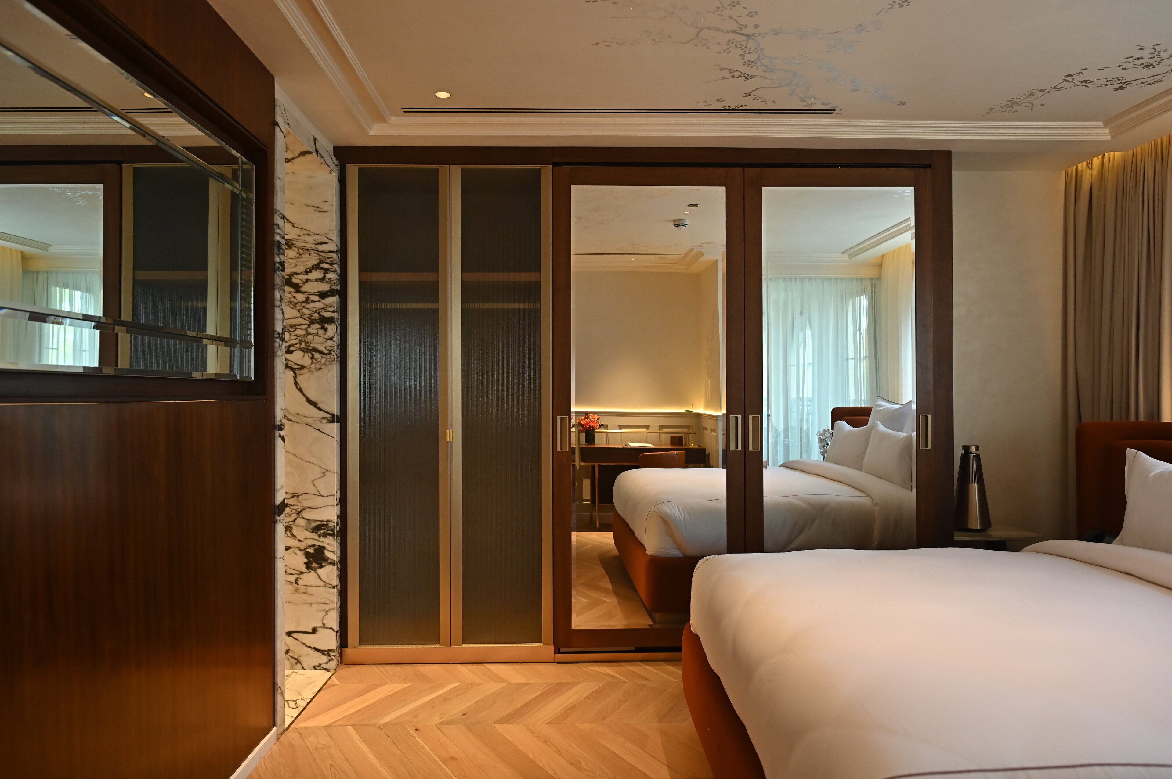 Hypo-allergenic bedding, minibar, in-room safe, desk