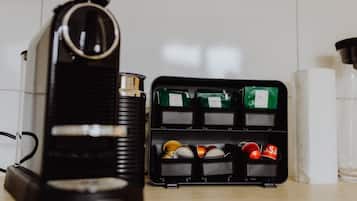 Kaffee und/oder Kaffeemaschine