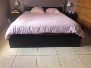 3 makuuhuonetta, silitysrauta/-lauta, Wi-Fi