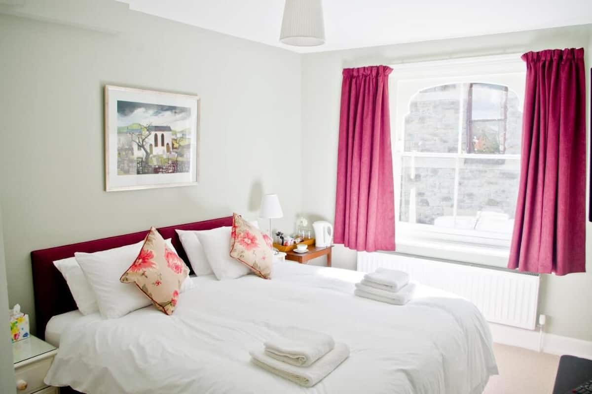 Double Room (2)