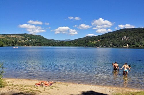AUBENAS-VALS LES BAINS- VALLON PONT D'ARC BELLE VILLA NEUVE CLIAMTISEE
