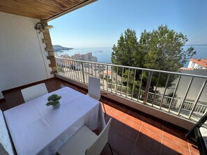 Outdoor dining - Belleza III 1º - Two Bedroom Apartment, Sleeps 4 (Roses)