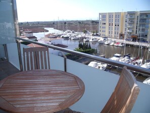 Outdoor dining - Royal Marine II 426 - One Bedroom Apartment, Sleeps 4 (Roses)