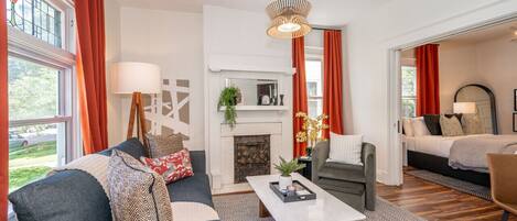 1 habitación, tabla de planchar con plancha, wifi y ropa de cama