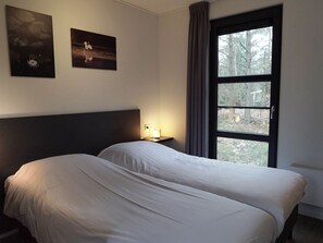 Chalet | 3 bedrooms, individually furnished, bed sheets