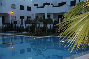 Apartamento | Piscina | Una piscina al aire libre