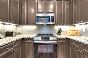 Condo, Multiple Beds (Portofino Island Resort Penthouse 3-2) | Private kitchen