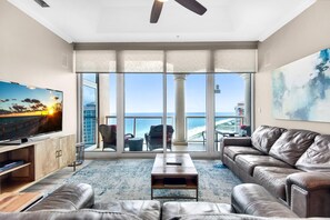 公寓式客房, 多张床 (Portofino Island Resort Penthouse 3-2) | 起居区 | 电视
