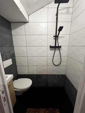 Towels, soap, toilet paper