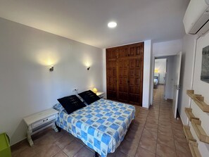 3 chambres, système d’insonorisation, fer et planche à repasser, Wi-Fi