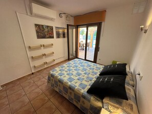 3 habitaciones, insonorización, tabla de planchar con plancha y wifi 